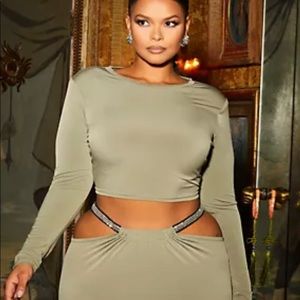 NWT FTF Brittnee Knit Crop Top Size 2